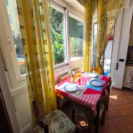 Casa Marechiaro Con Parcheggio Incluso E Giardino דירה