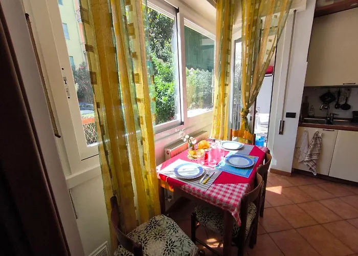 Casa Marechiaro Con Parcheggio Incluso E Giardino Lejlighed